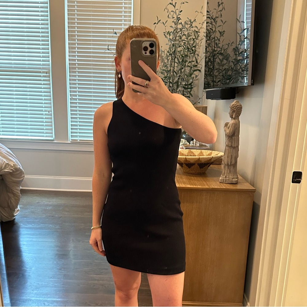 House of Harlow, black one shoulder dress, knit material, size XS